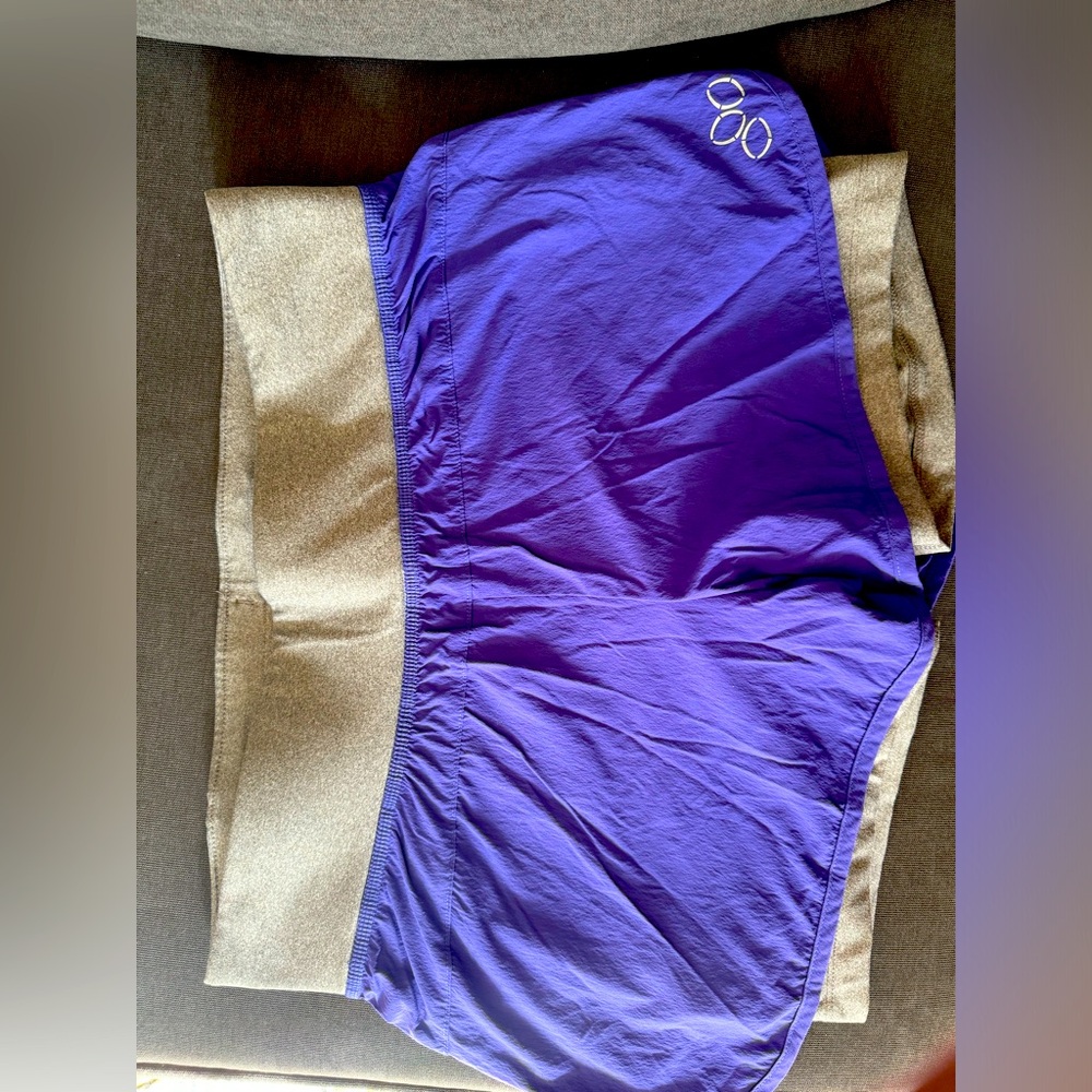 REÍ Shorts